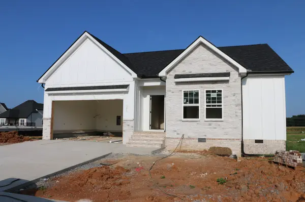 230 Harvest Moon Dr, Clarksville, TN 37043