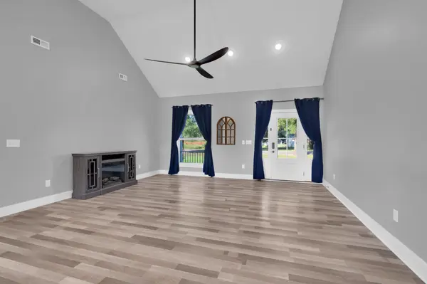 1571 Raysville Rd, Tullahoma, TN 37388
