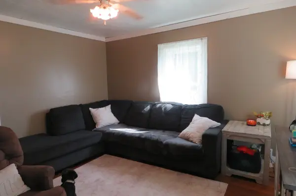 202 W 4th St, Livingston, TN 38570