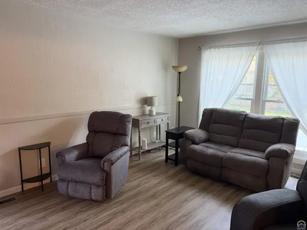 5531 SW 18th ST, Topeka, KS 66604