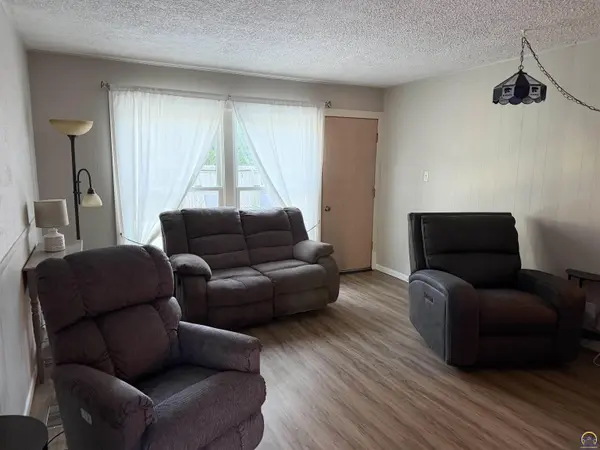 5531 SW 18th ST, Topeka, KS 66604