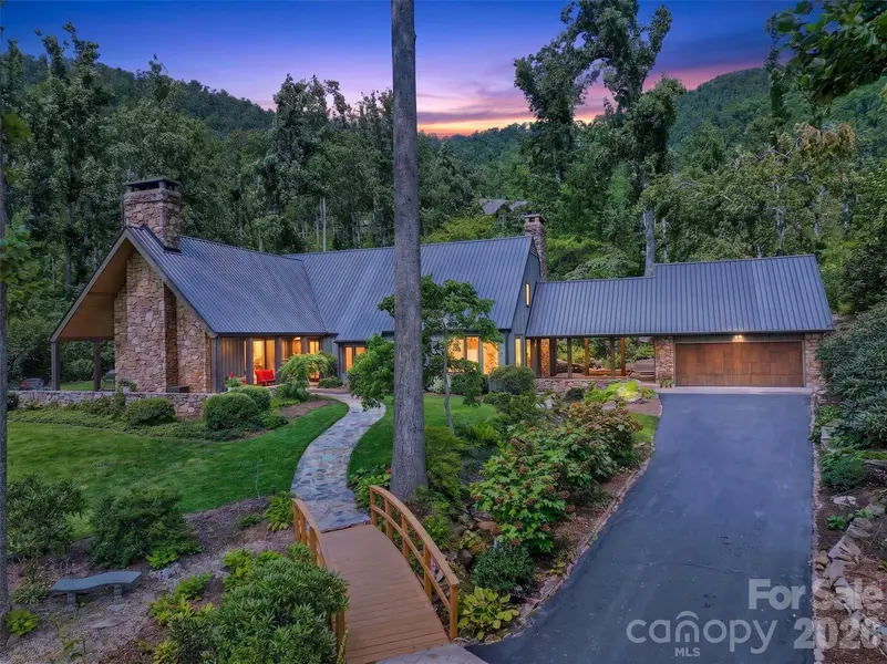 299 Webb Cove RD, Asheville, NC 28804