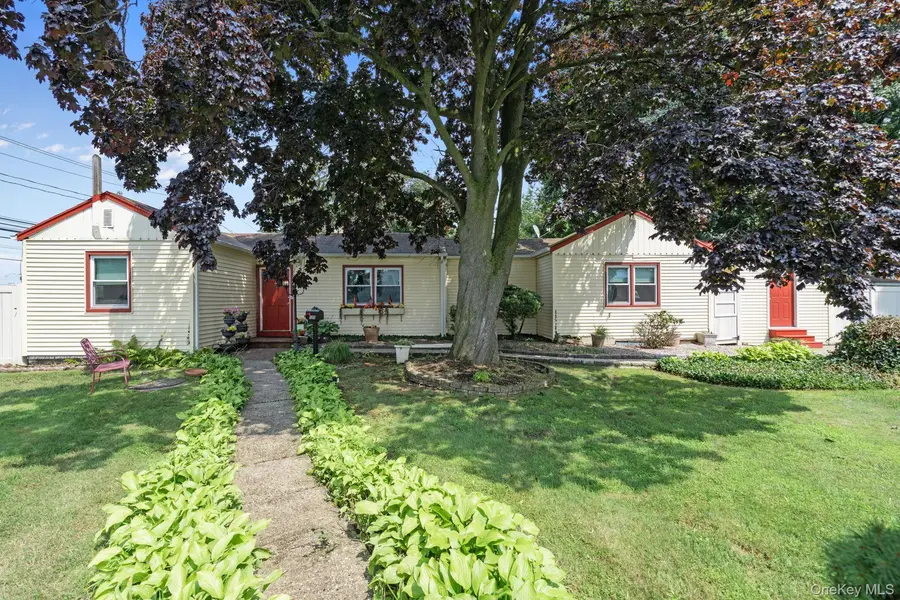 125 1st ST, Brentwood, NY 11717