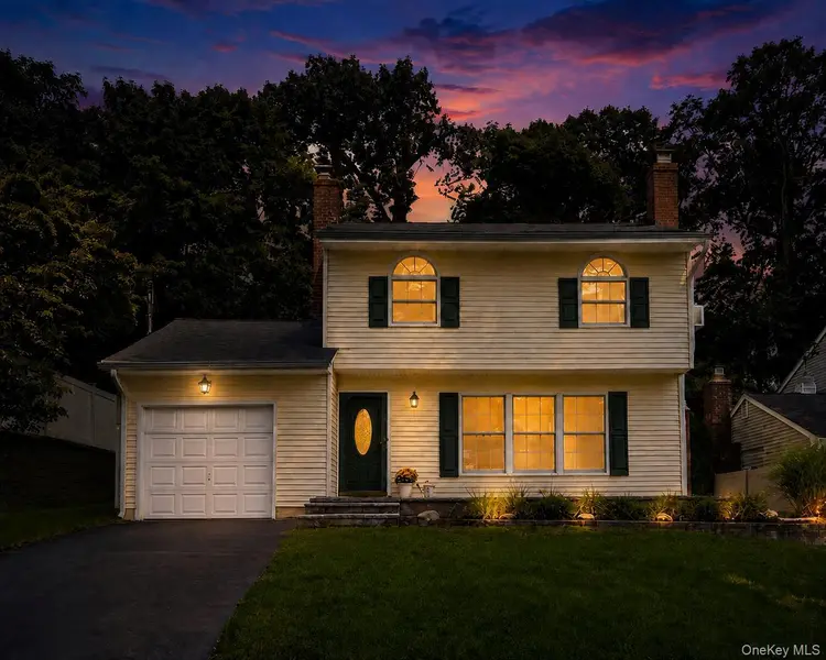 73 Maple PL, Huntington, NY 11743