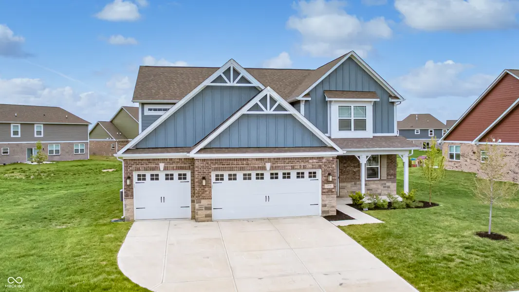 1728 Gordon DR, Greenwood, IN 46143