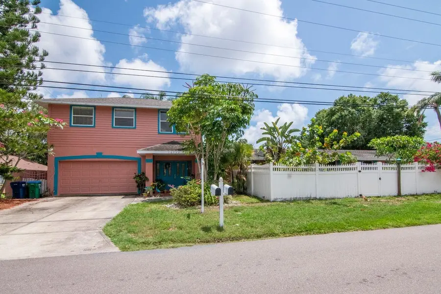 10532 67TH AVE, Seminole, FL 33772