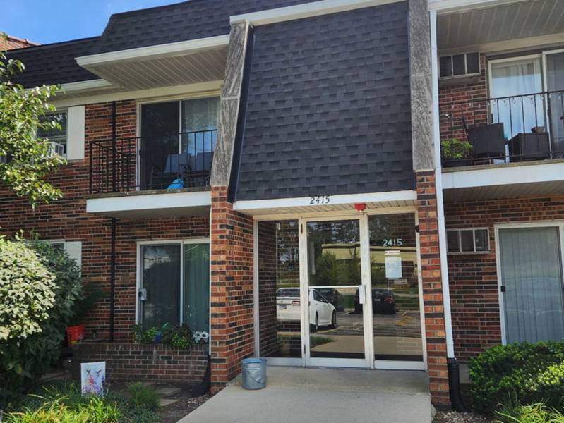 2415 Ogden AVE #5, Downers Grove, IL 60515