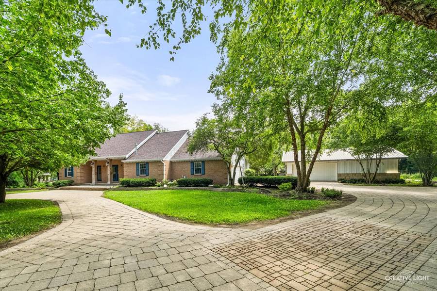 47W975 Lenschow RD, Hampshire, IL 60140