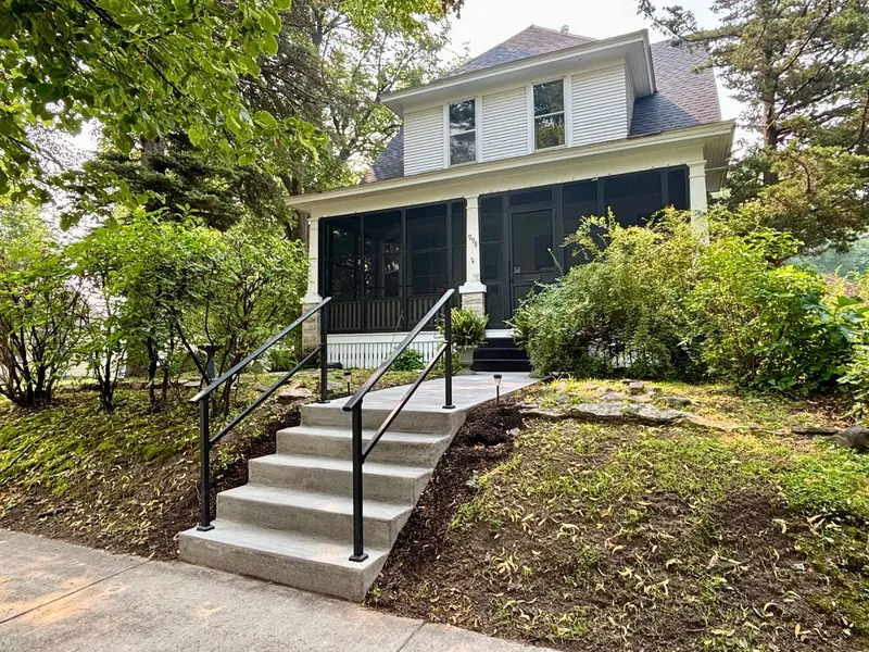 998 Margaret ST, Saint Paul, MN 55106