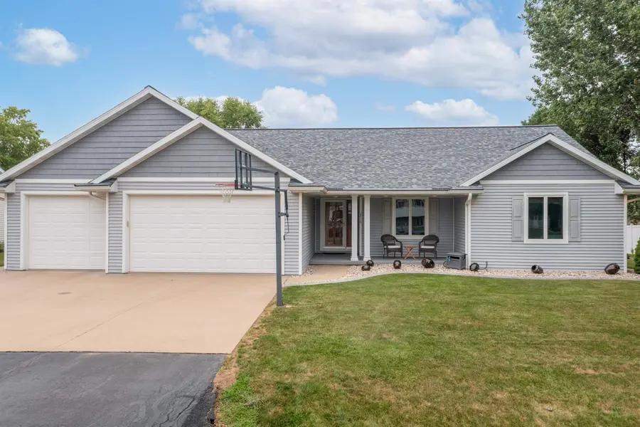 W2416 SNOWBERRY DR, Appleton, WI 54915