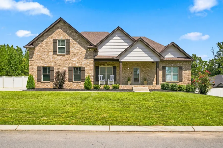 6023 W Mayflower Ct, Greenbrier, TN 37073