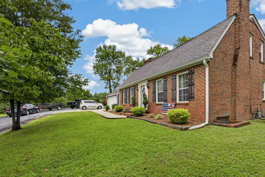 115 Sunset Dr, Livingston, TN 38570