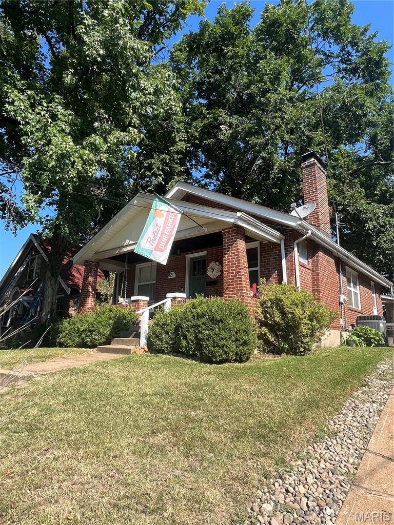 421 Atalanta AVE, Webster Groves, MO 63119