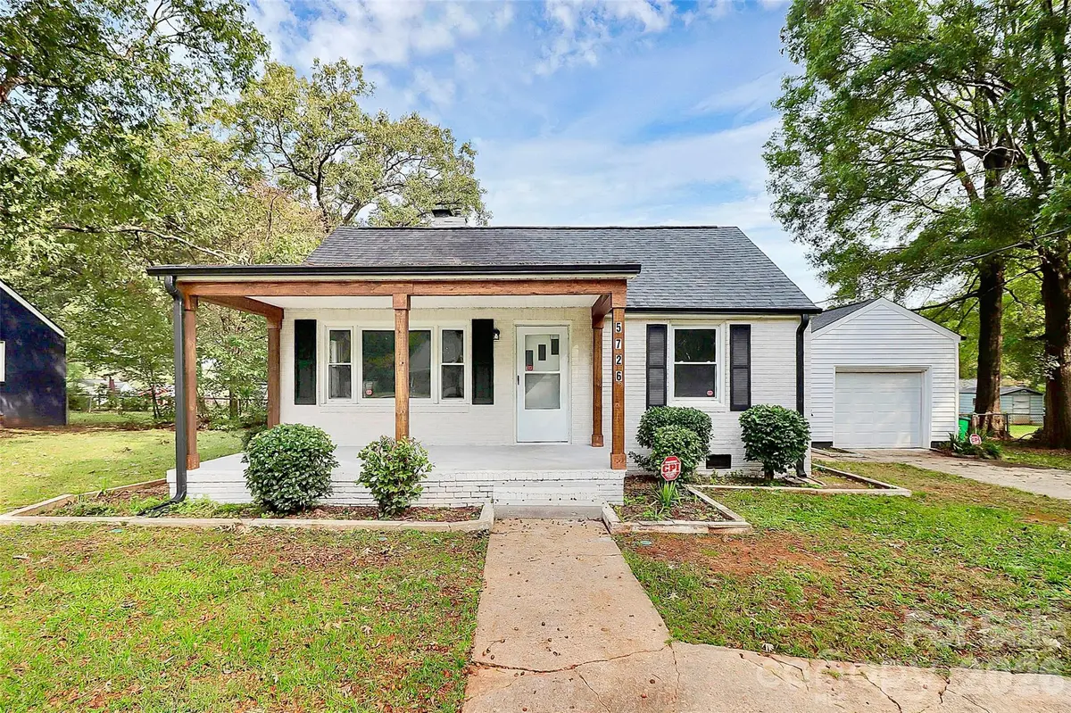 5726 Oak DR, Charlotte, NC 28216