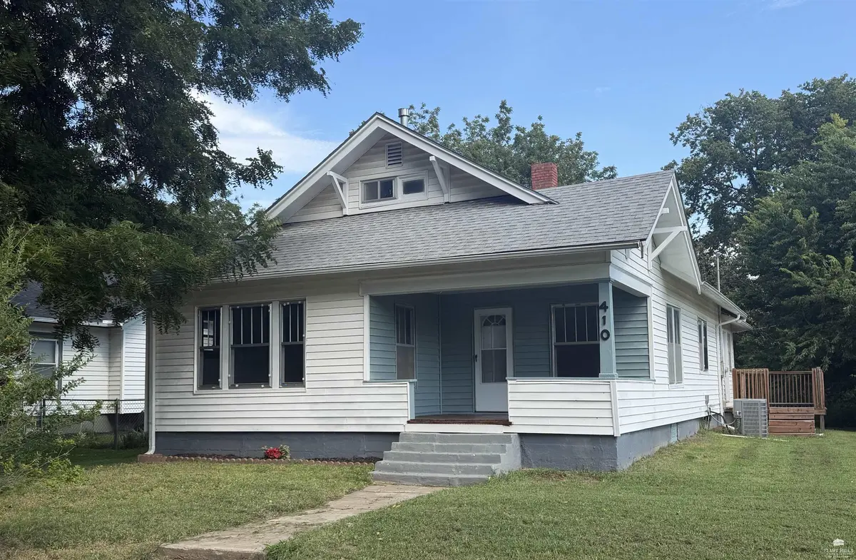 410 W 6th ST, Chapman, KS 67431