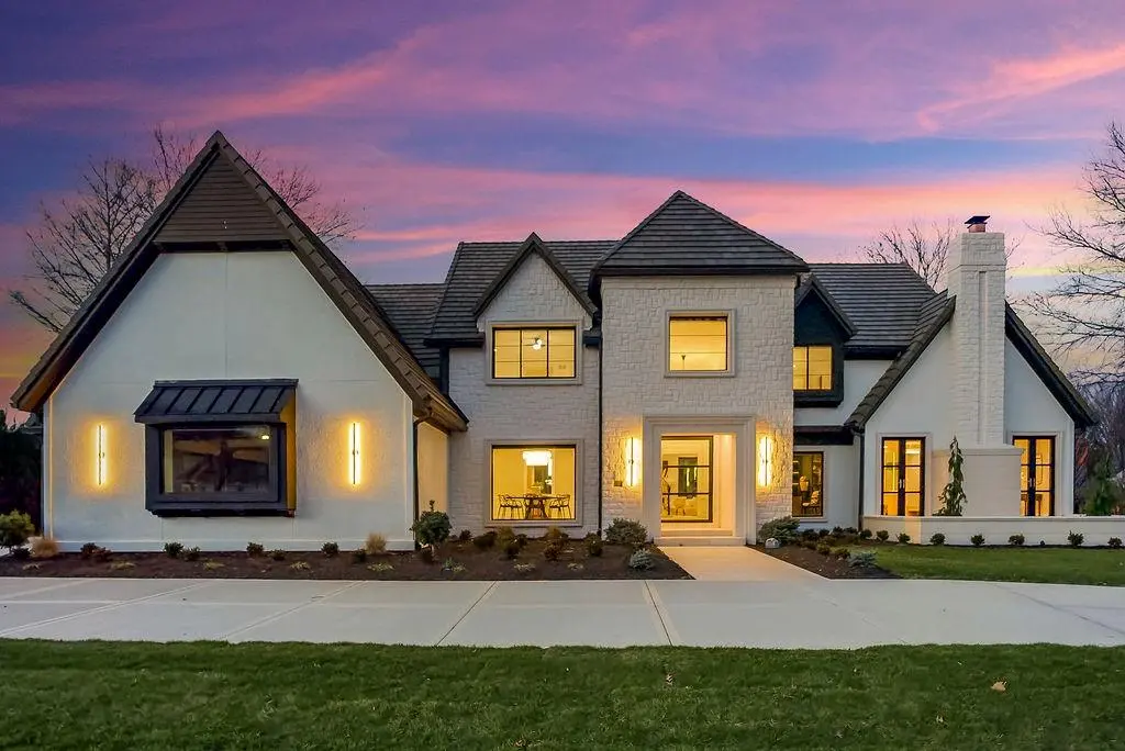 2608 W 118th ST, Leawood, KS 66211