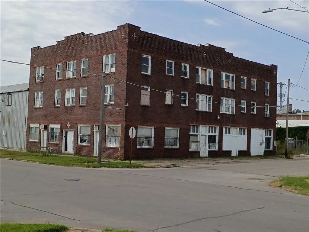 102 S Locust N/A, Pittsburg, KS 66762