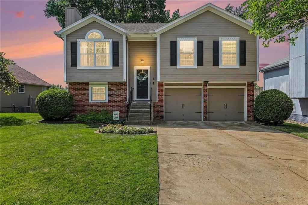 5 NW 111th TER, Kansas City, MO 64155