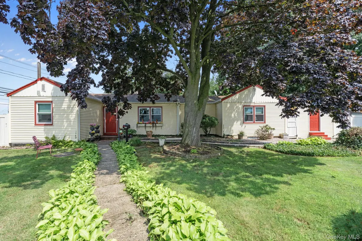 125 1st ST, Brentwood, NY 11717