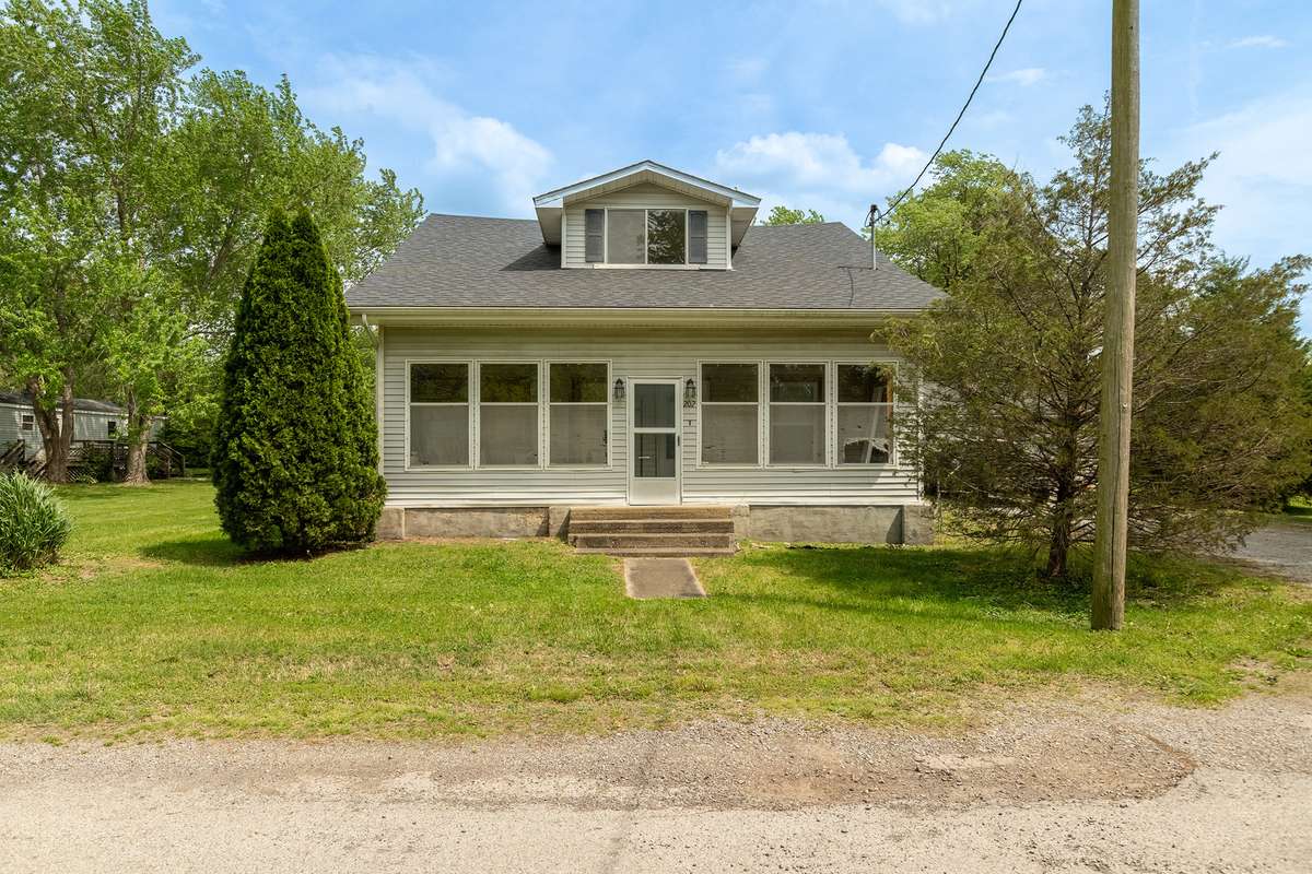 202 S Ervin ST, Pittsburg, IL 62974