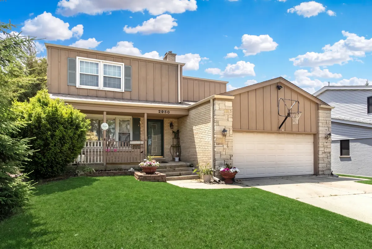 2950 Briarwood DR W, Mount Prospect, IL 60056