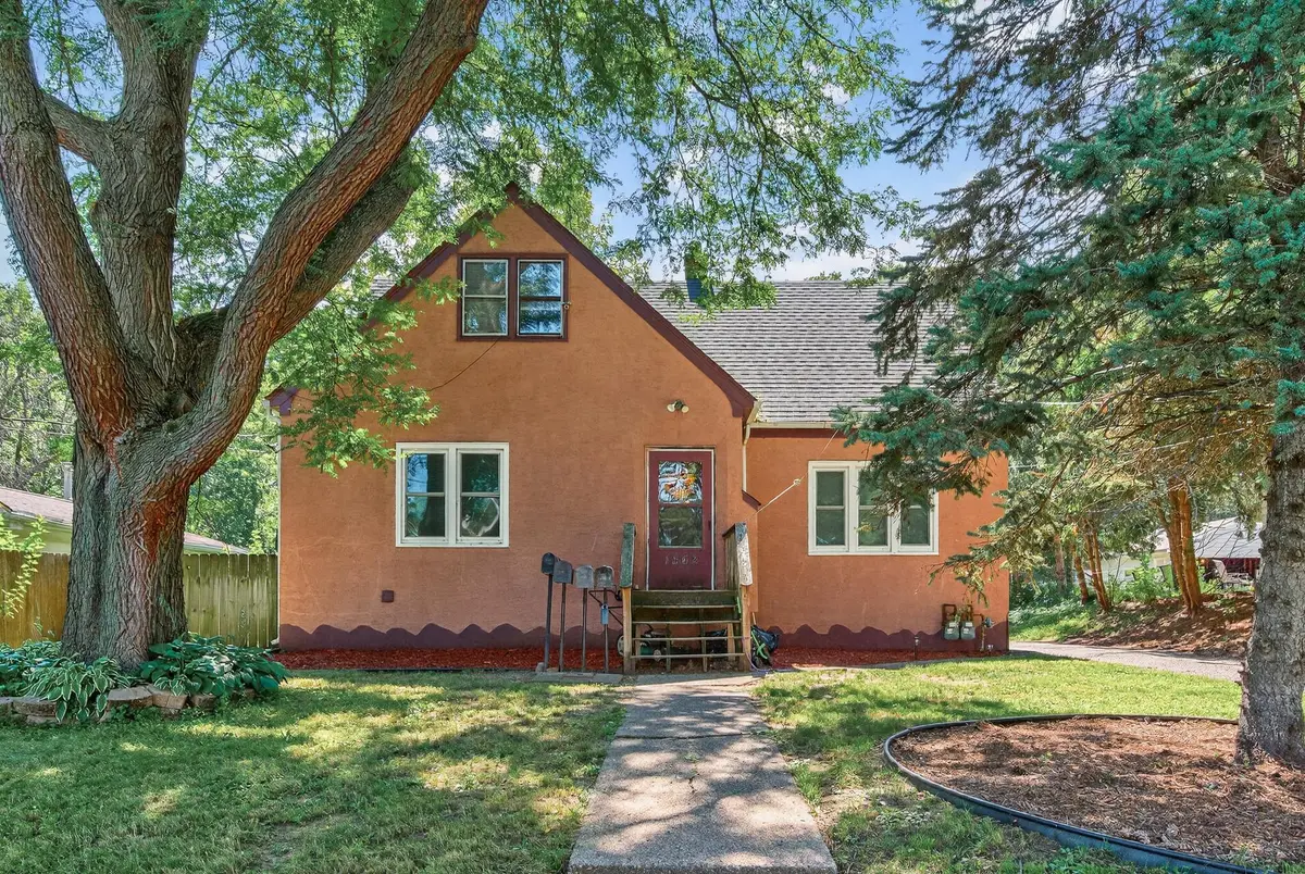 1562 Ivy AVE E, Saint Paul, MN 55106