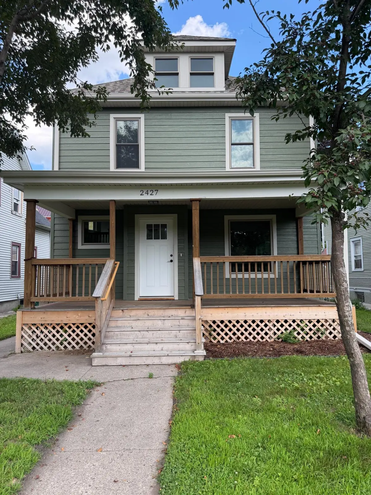 2427 17th AVE S, Minneapolis, MN 55404