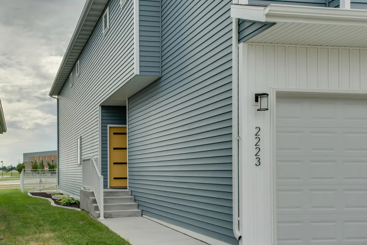 2223 10th CT W, West Fargo, ND 58078
