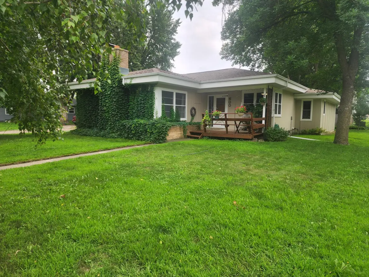 600 W Middle ST, Redwood Falls, MN 56283