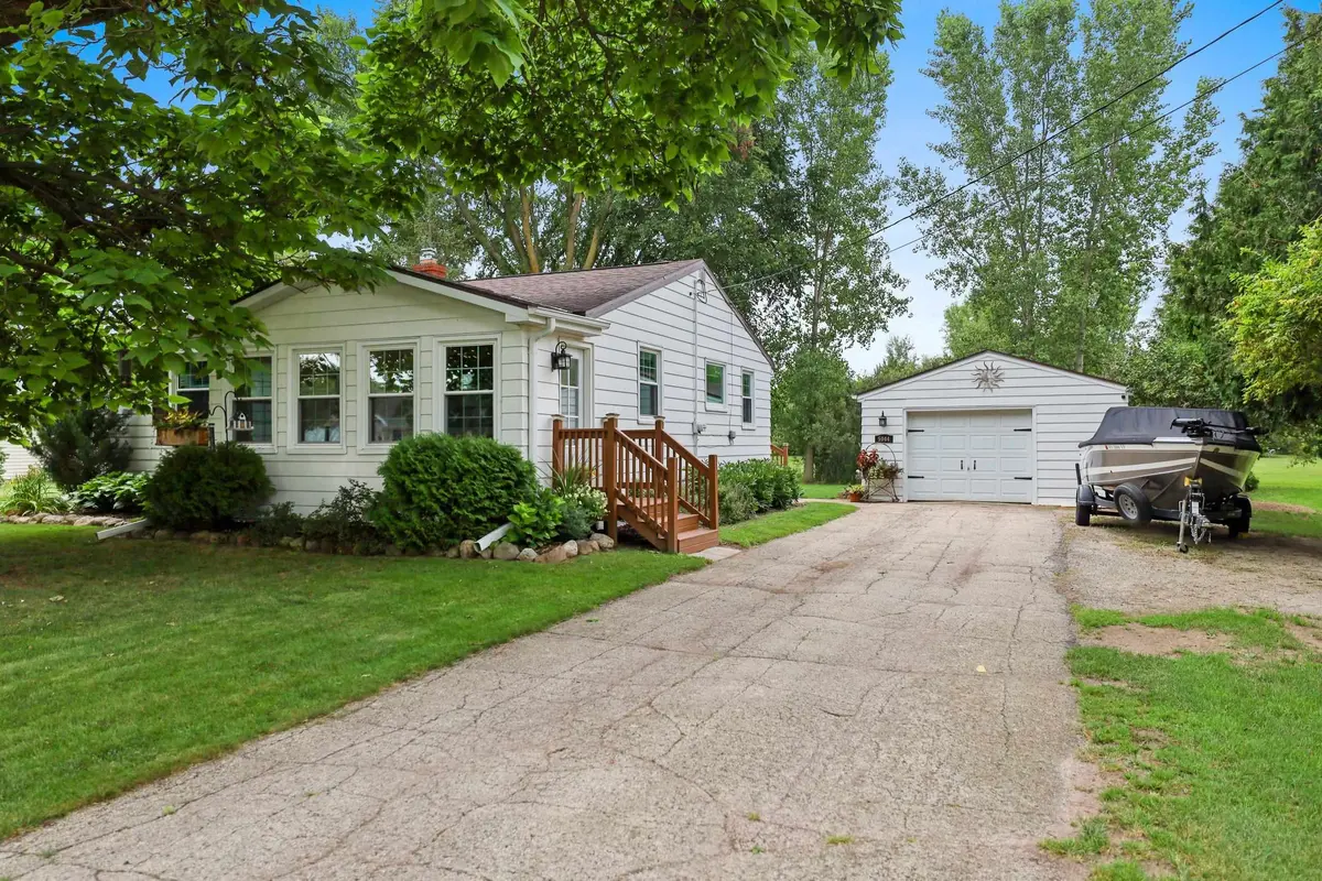 5044 E RONSMAN RD, New Franken, WI 54229-9579