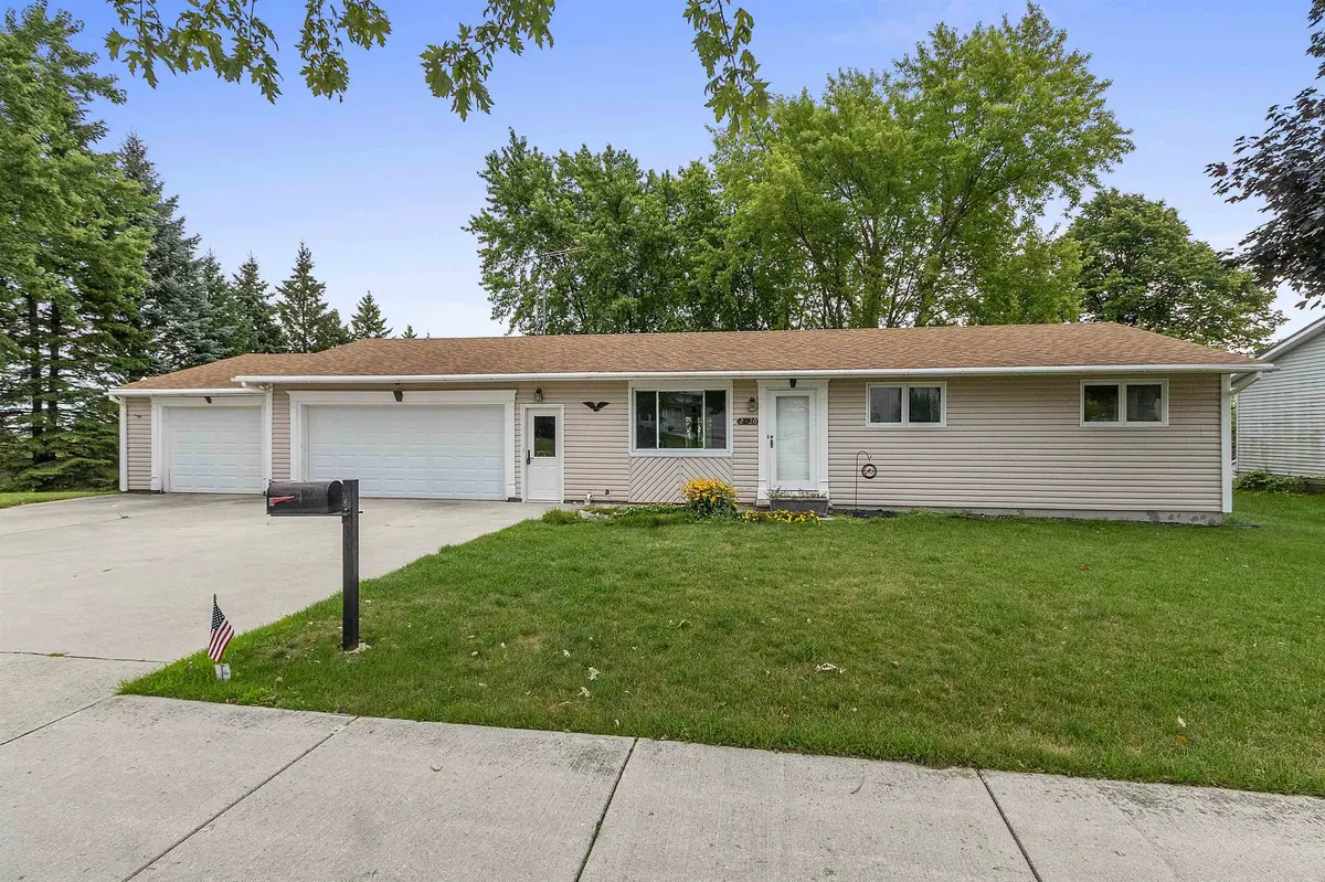 2420 MONROE ST, New Holstein, WI 53061