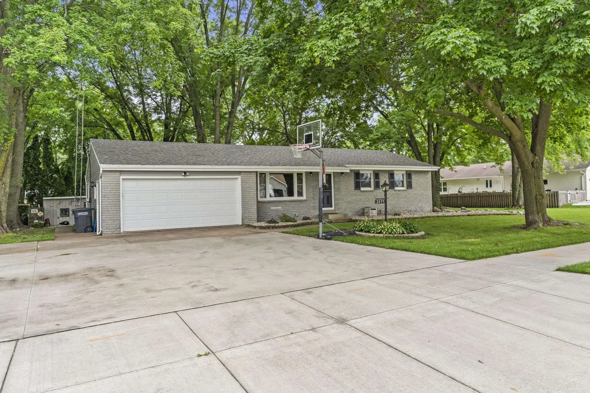 2899 W 9TH AVE, Oshkosh, WI 54904-6501