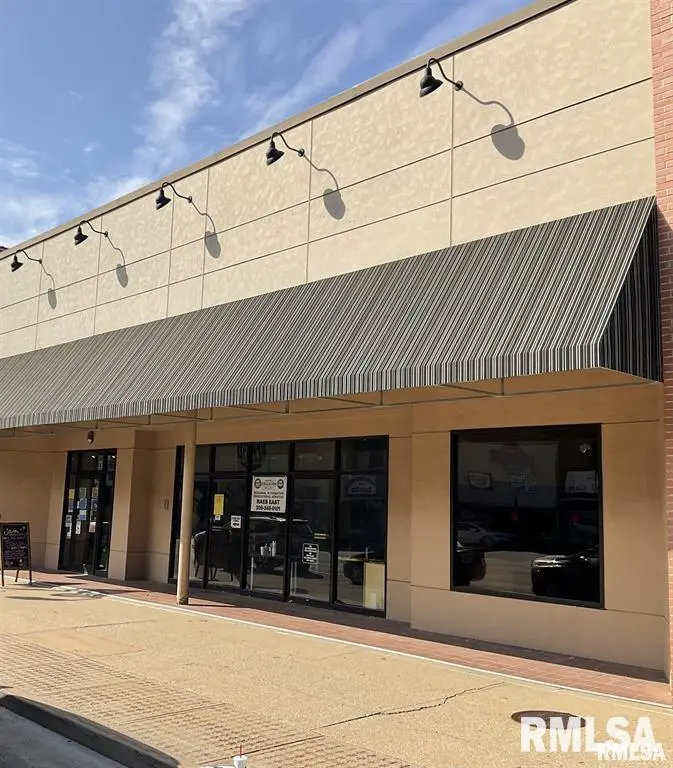 235 E MAIN ST, Galesburg, IL 61401
