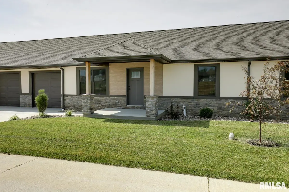 2825 N 23RD ST, Quincy, IL 62305