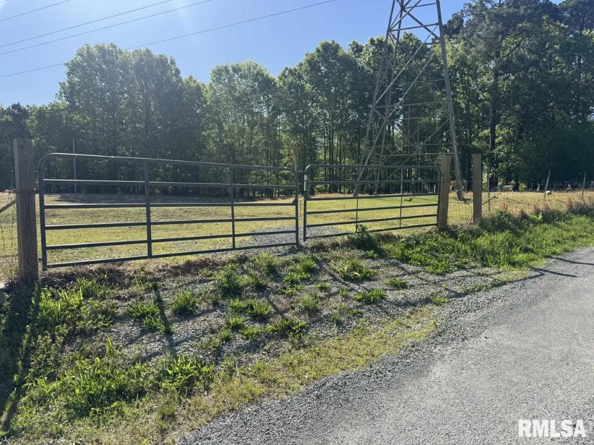 000 Laminack RD, Carterville, IL 62918