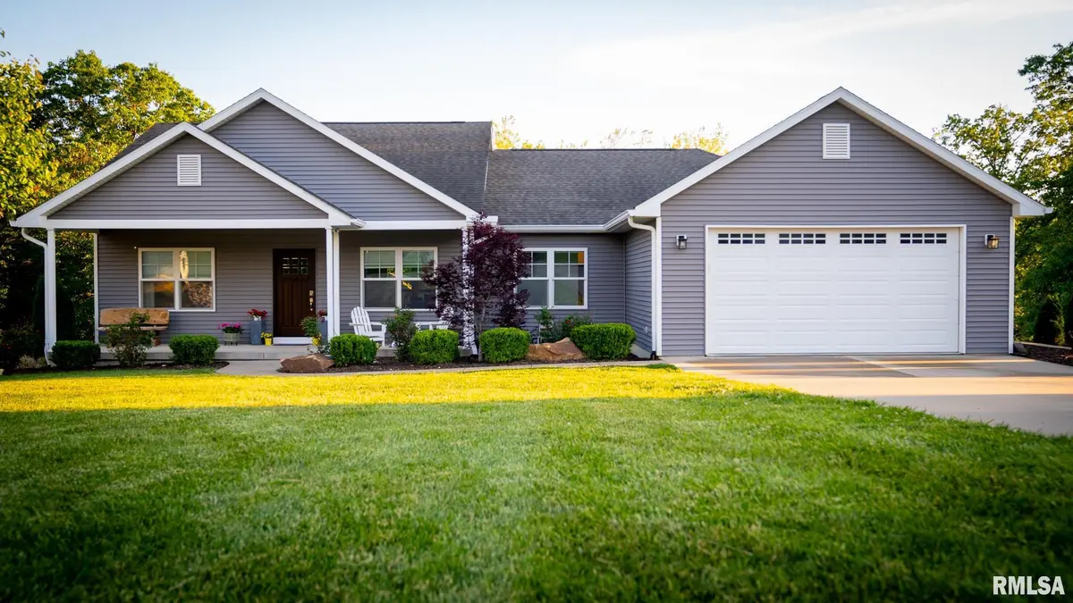 514 S Barn Hollow DR, Athens, IL 62613