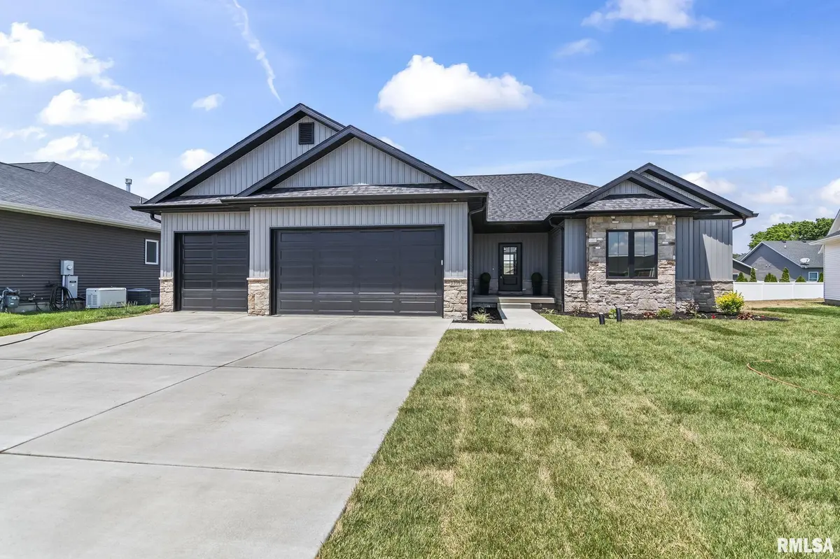 3209 Kames CIR, Springfield, IL 62711