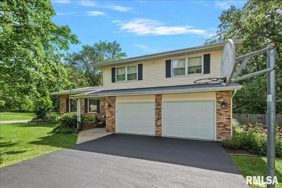 2 MADERA CT, Taylorville, IL 62568