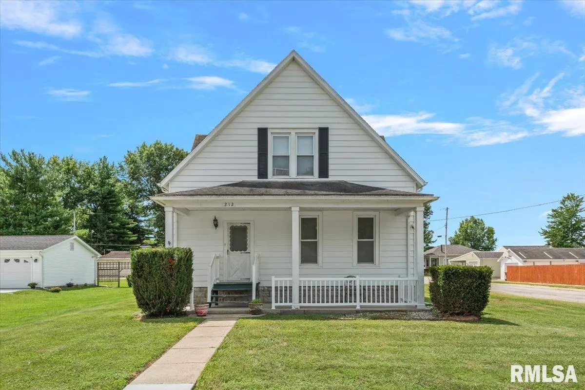 212 W 1ST ST, Morrisonville, IL 62546