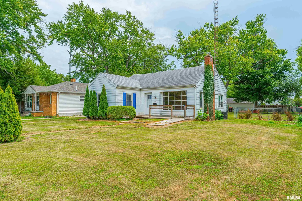 922 N Kankakee ST, Lincoln, IL 62656