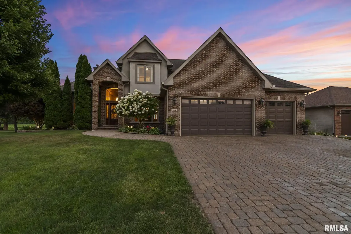 424 LINDEN LN, Williamsville, IL 62693