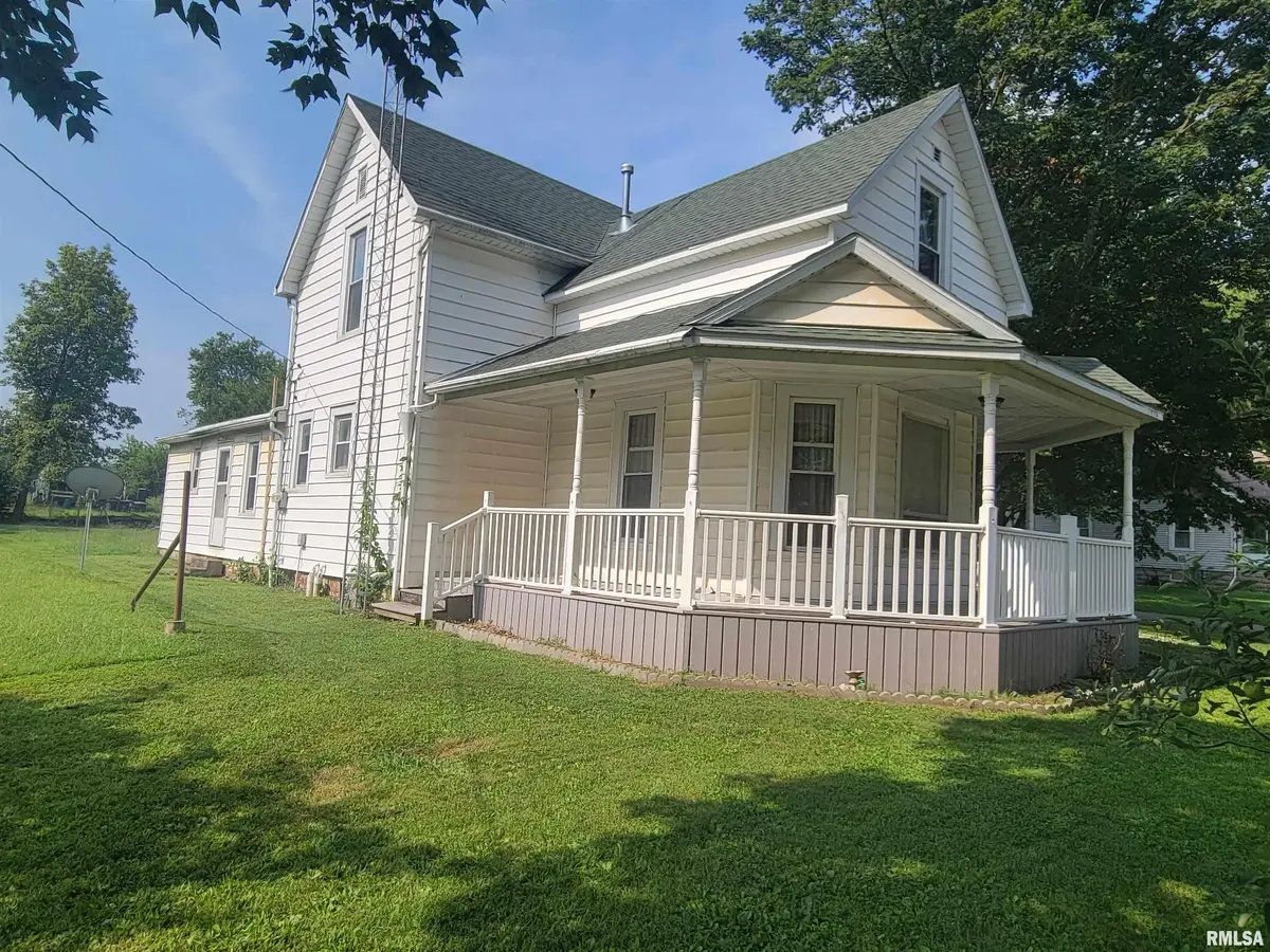 920 E UNION ST, Nokomis, IL 62075