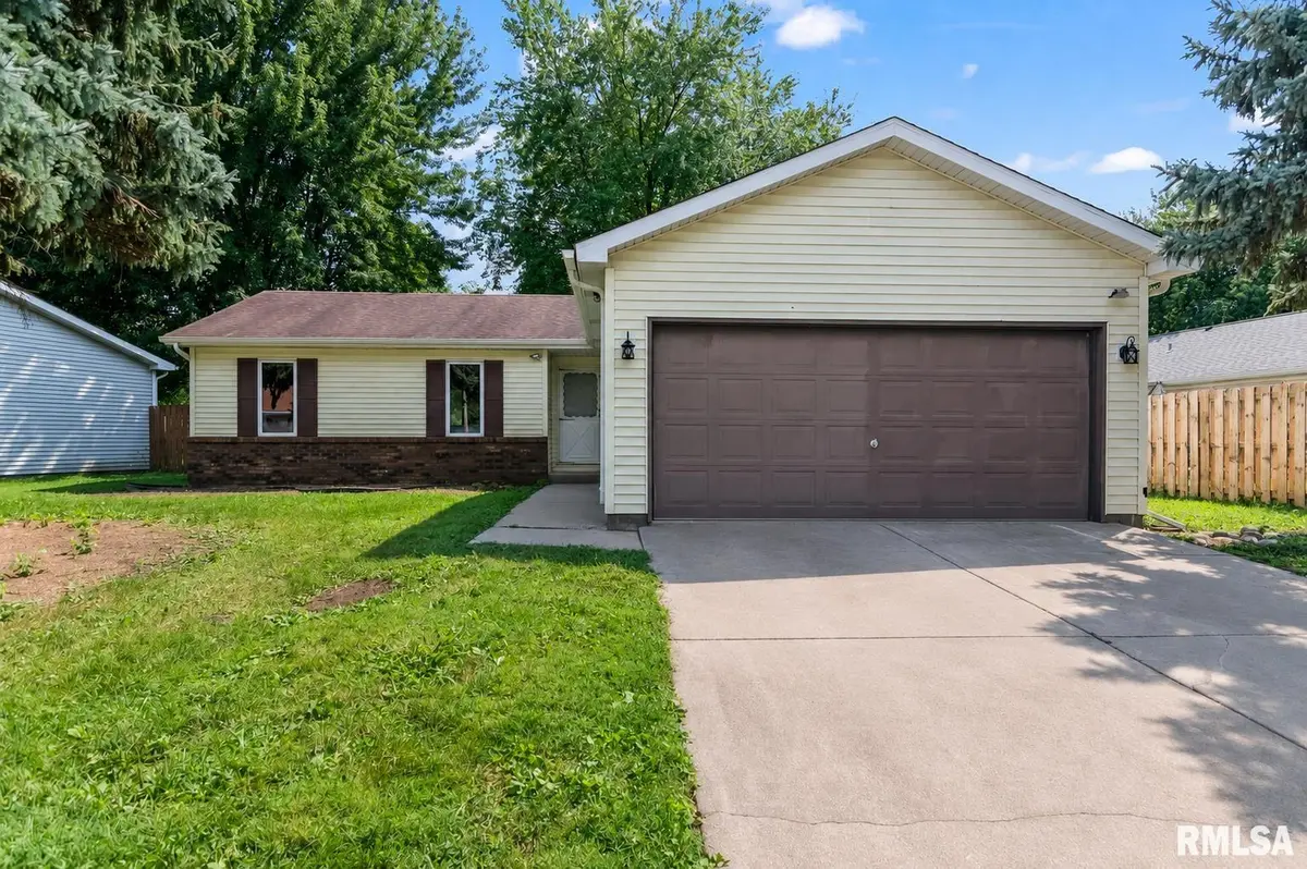 5205 CARLTON DR, Springfield, IL 62703
