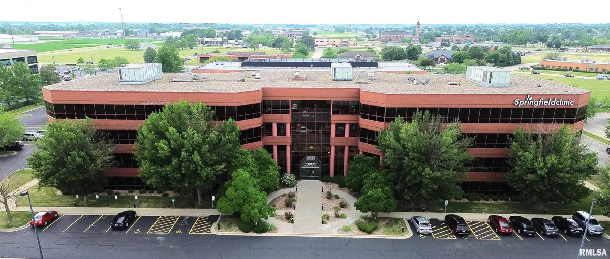 3201 W WHITE OAKS DR #203, Springfield, IL 62704