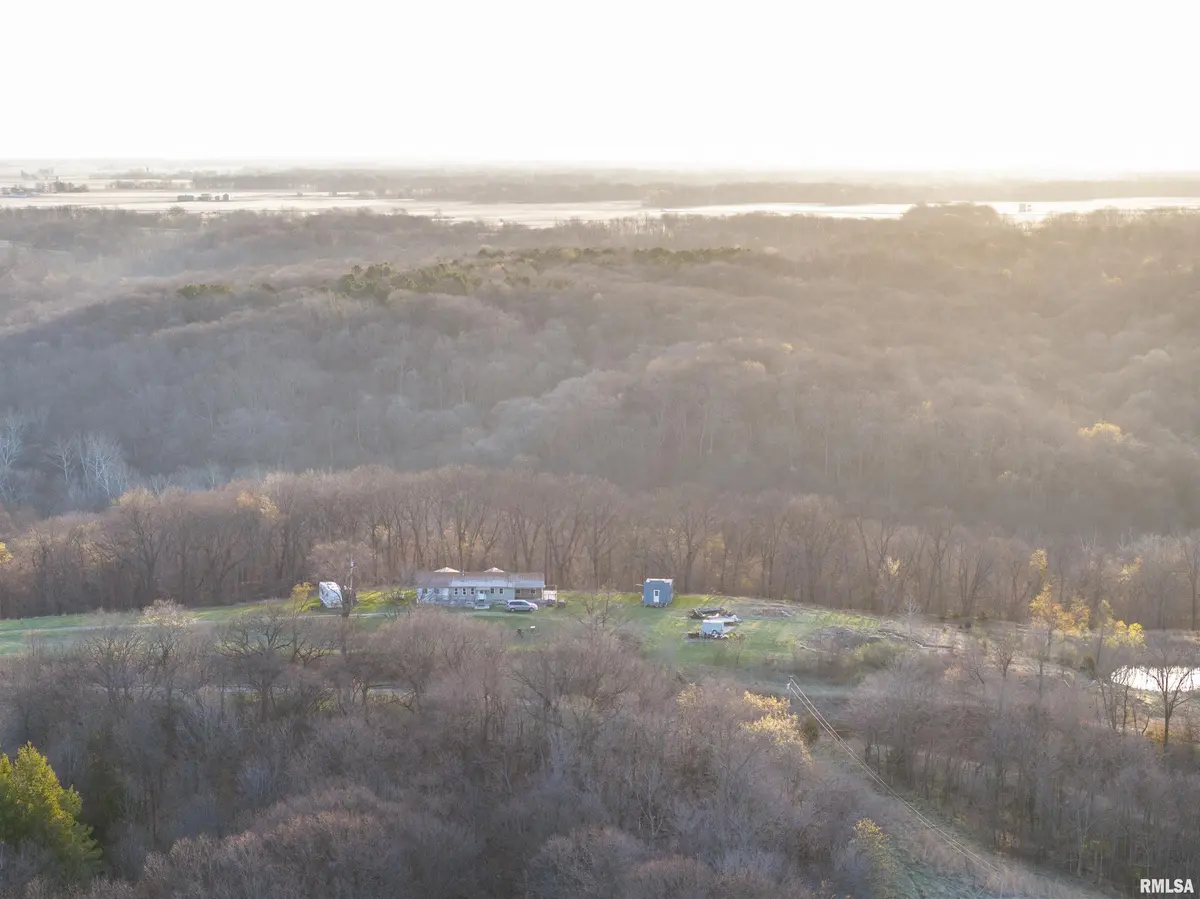 17217 N Dairy Farm RD, Smithfield, IL 61477