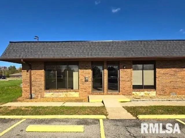 2801 BROADWAY ST #A, Mt Vernon, IL 62864