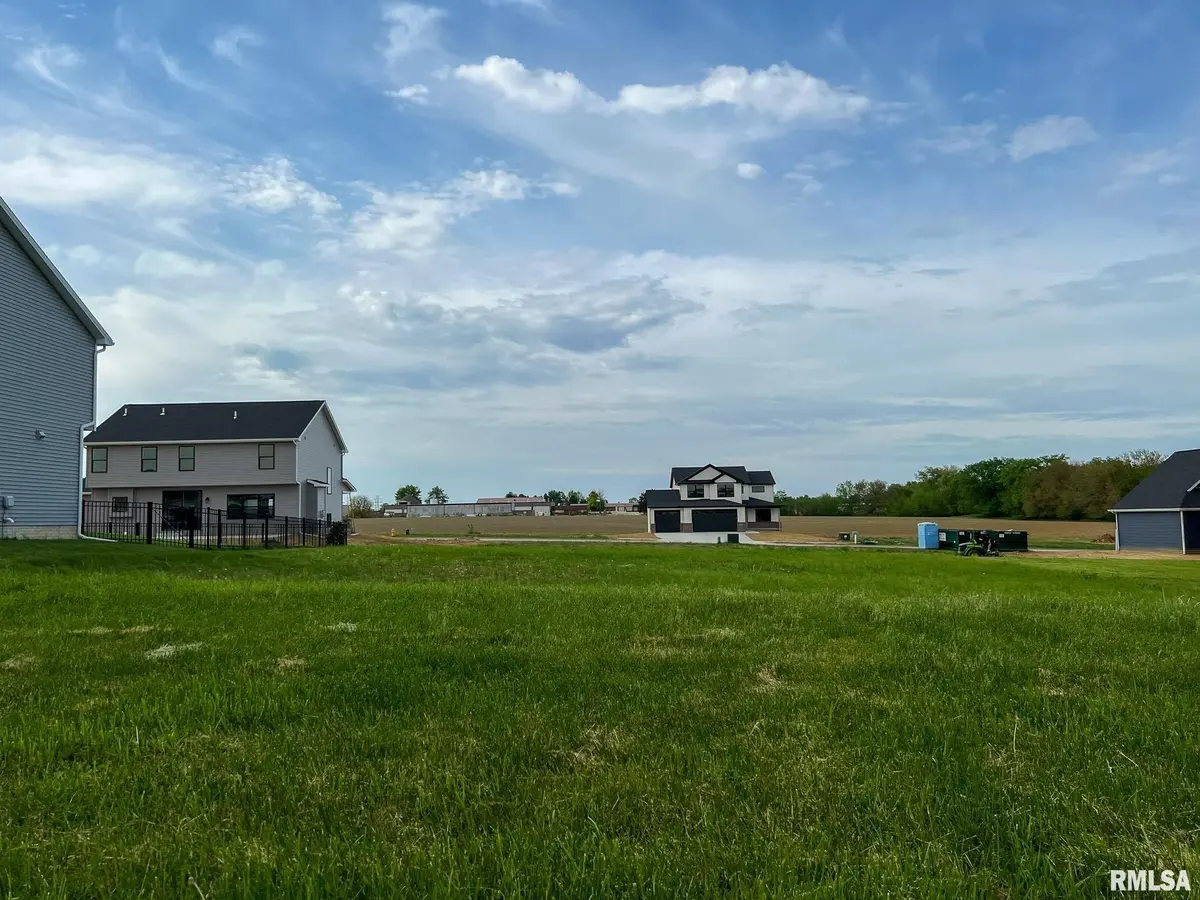 6411 W CALLAHAN CT, Edwards, IL 61528