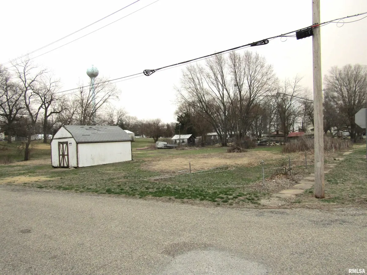 204 CHESTNUT, Forest City, IL 61532