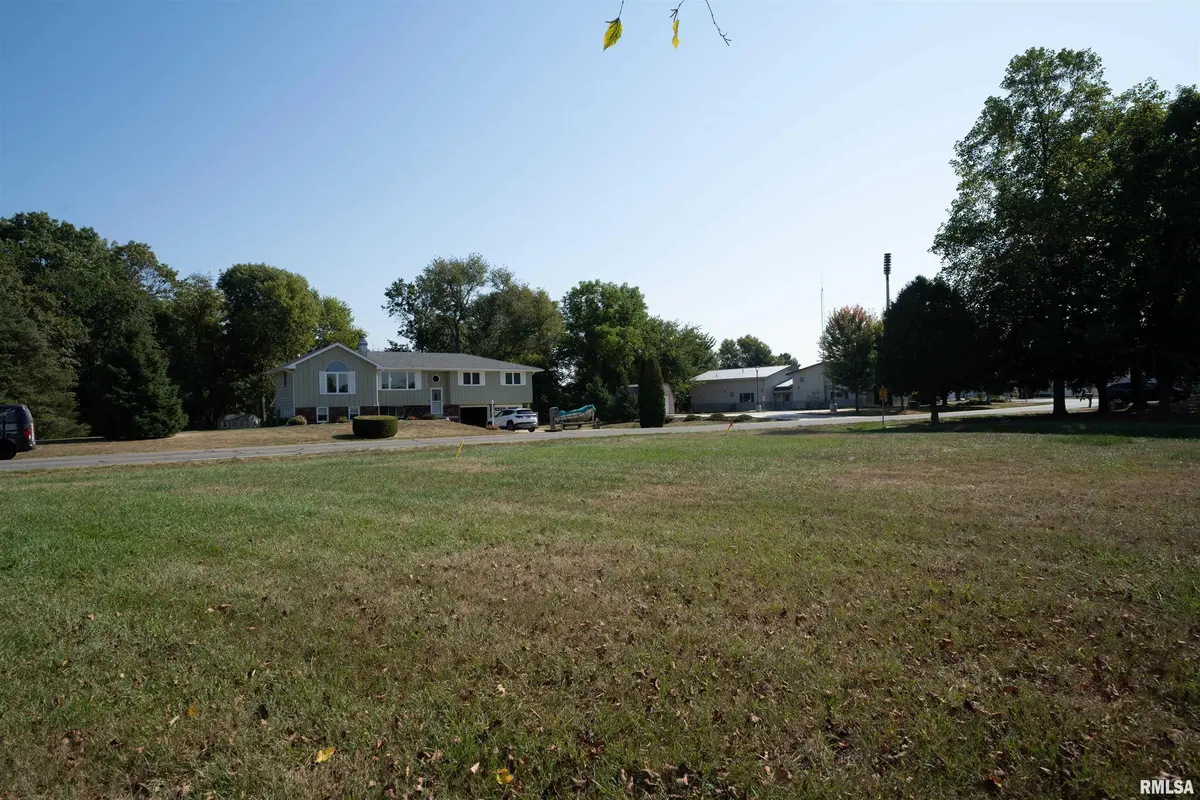 409 W LAKE CAMELOT DR, Mapleton, IL 61547