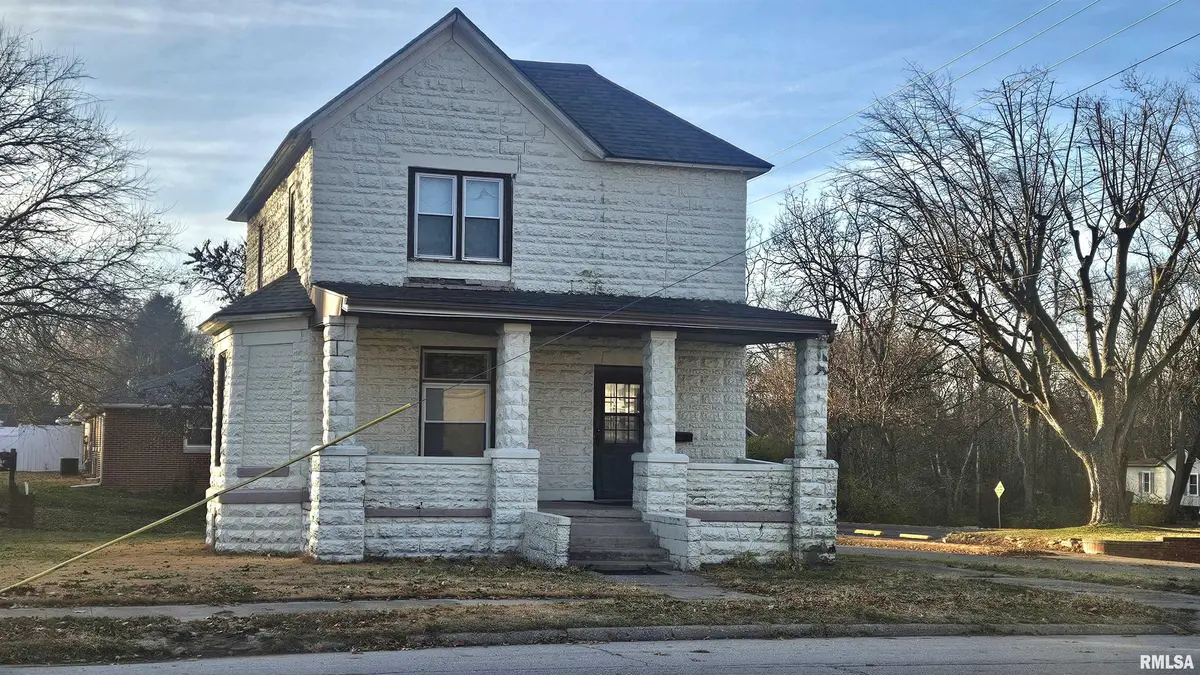 428 N MAIN ST, Lewistown, IL 61542